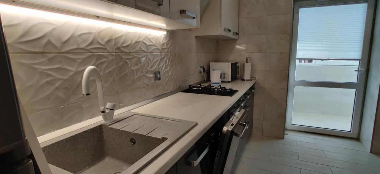 Luxury Apartments Atlant Lutsʼk Exterior foto