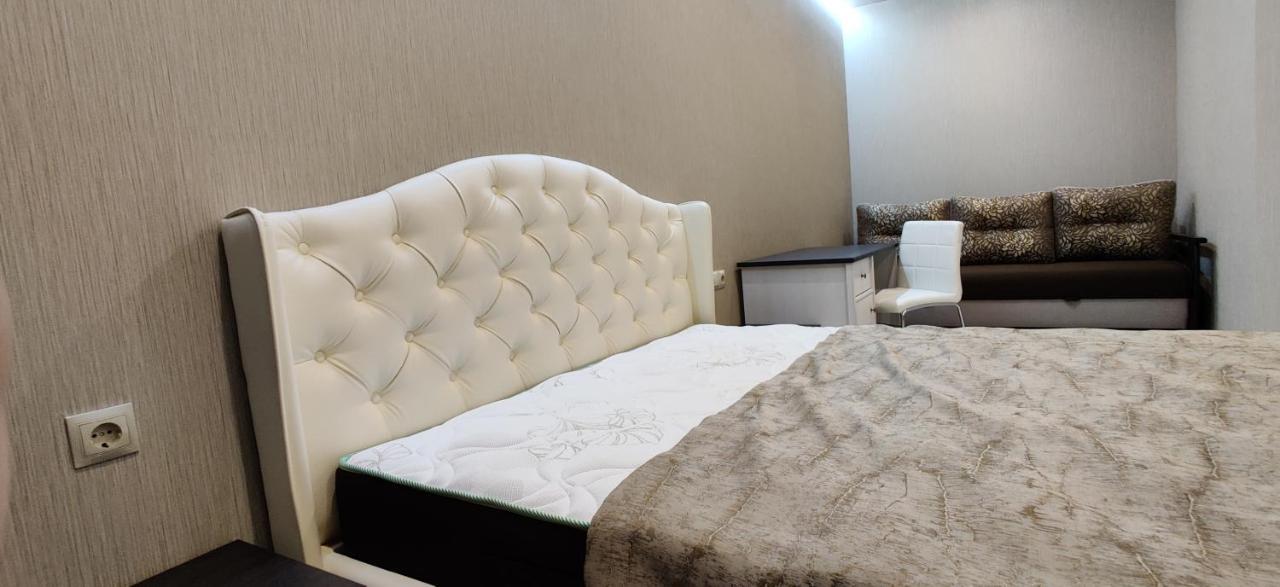 Luxury Apartments Atlant Lutsʼk Exterior foto