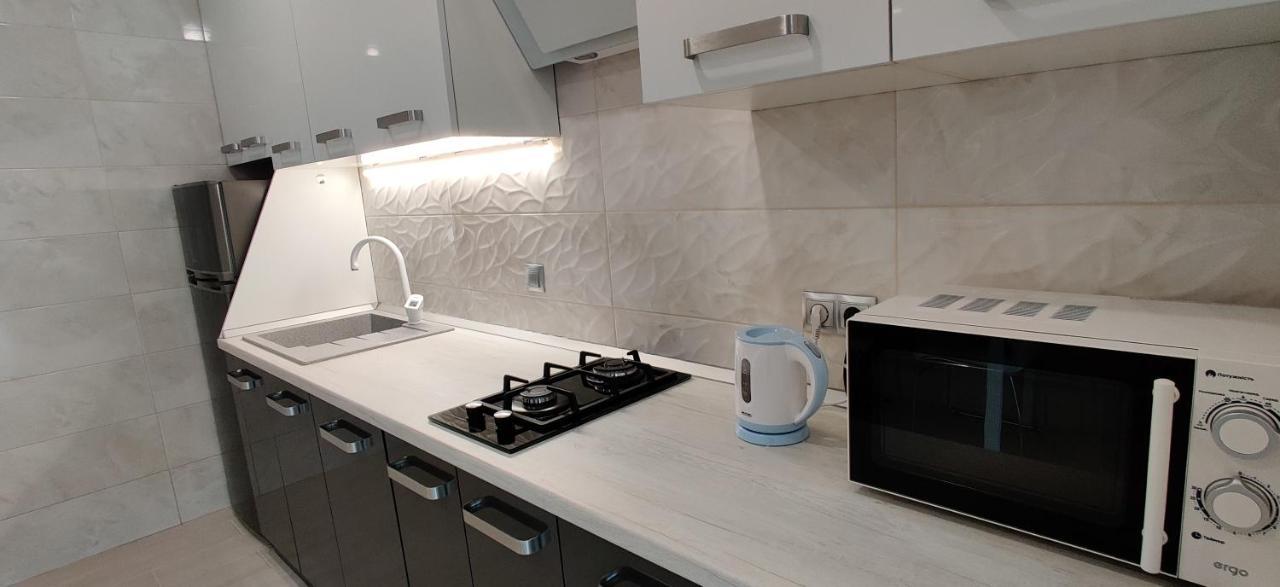 Luxury Apartments Atlant Lutsʼk Exterior foto