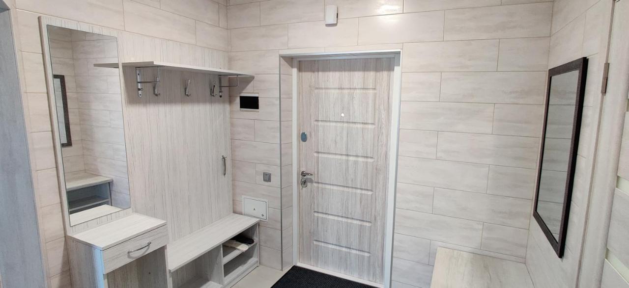Luxury Apartments Atlant Lutsʼk Exterior foto